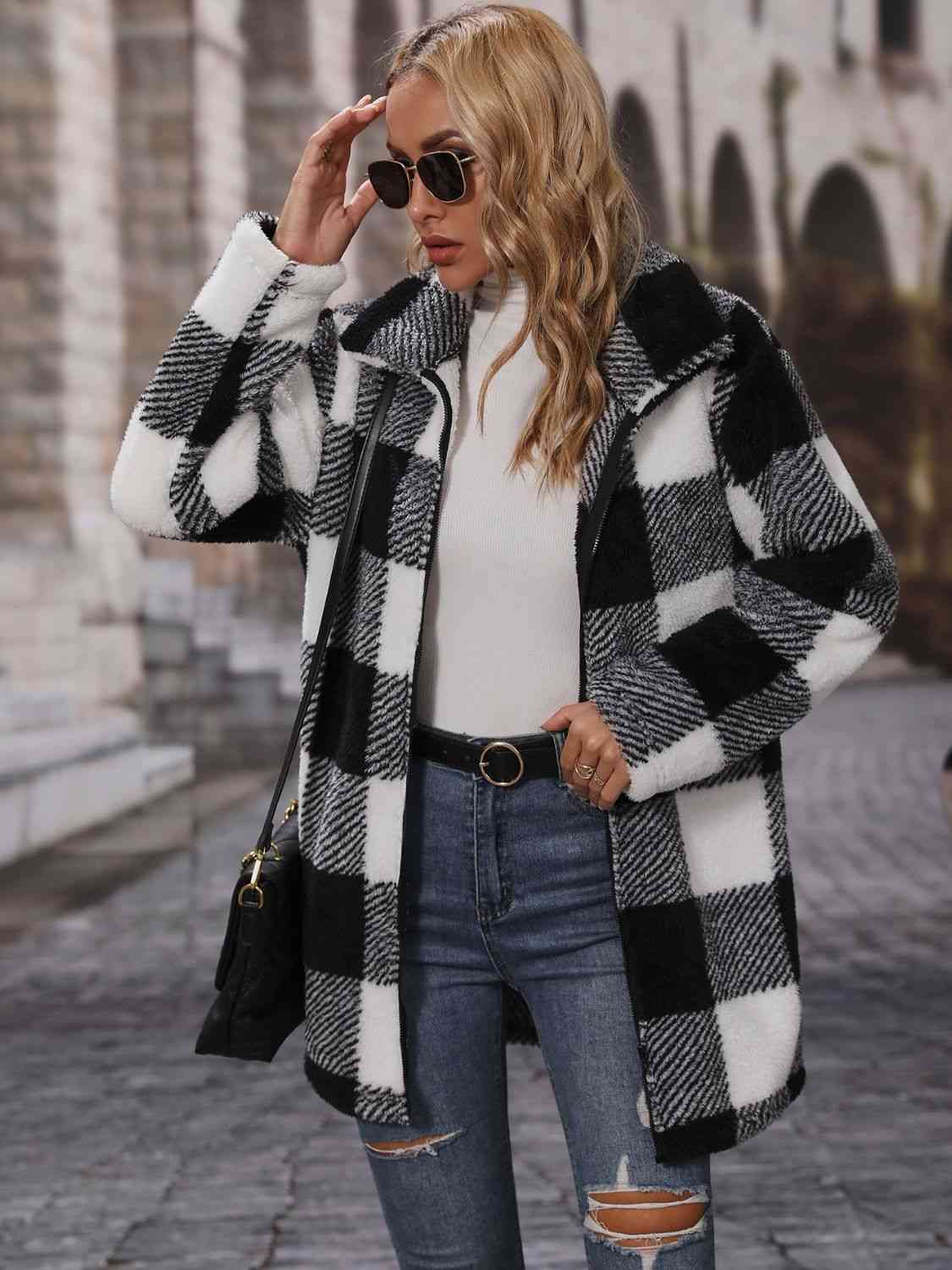 Manteau à col à carreaux avec poches