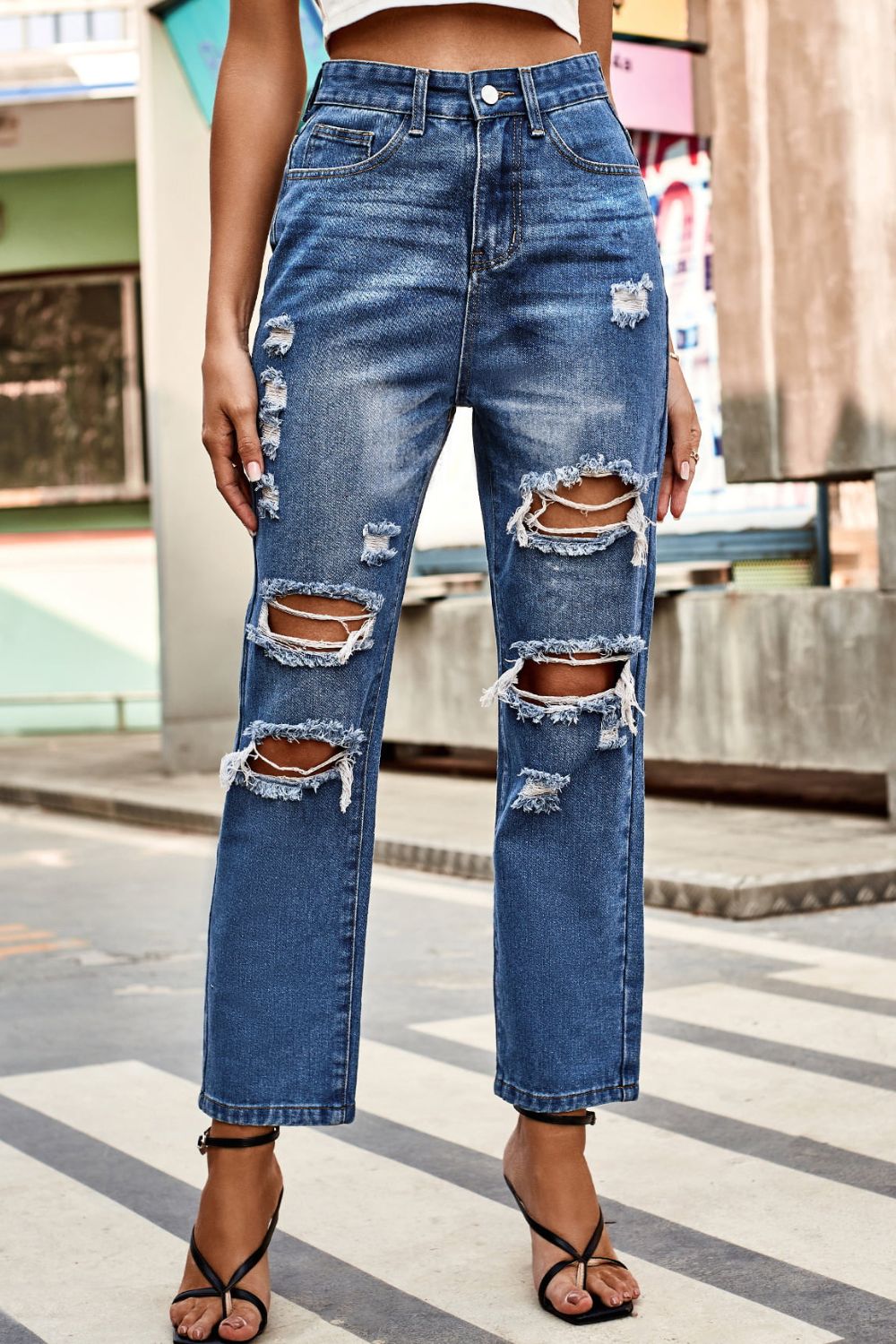 Distressed Buttoned Jeans with Pockets – FOXIEE